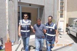 &Ccedil;alıştığı kantinden 50 bin TL &ccedil;aldı, ka&ccedil;amadı