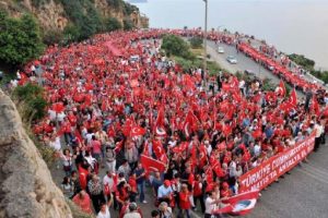 Antalya'da 30 bin kişi 19 Mayıs i&ccedil;in y&uuml;r&uuml;d&uuml;