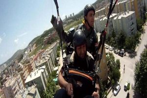 Bursalı gen&ccedil;ler bayramı g&ouml;ky&uuml;z&uuml;nde kutladı