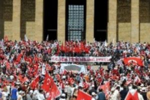 Anıtkabir'e rekor ziyaret&ccedil;i!