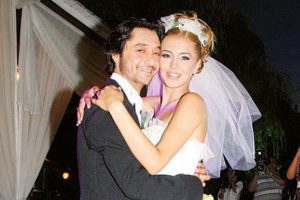 &Uuml;nl&uuml; oyuncu eşinin y&uuml;z kemiğini kırdı