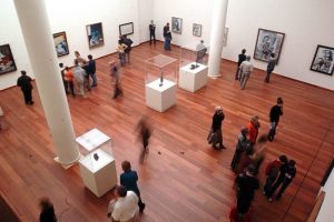 Picasso'nun tablosuna zarar veren kişiye 2 yıl hapis