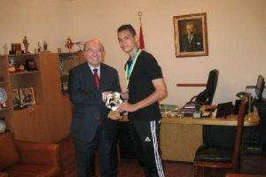 T&uuml;rk futbolcu Ukrayna'da gol kralı oldu