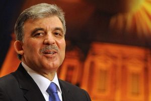 "Demokrasiyle y&uuml;zleşme s&uuml;recindeki başarı &Uuml;stad'ın sayesindedir"