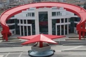 Samsun'da T&uuml;rk bayrağı şeklindeki bina a&ccedil;ılışa hazır