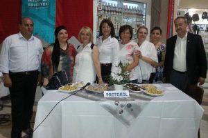 Kadın esnaflardan anlamlı kermes