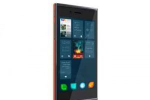 Eski Nokia &ccedil;alışanlarından rakip cep telefonu
