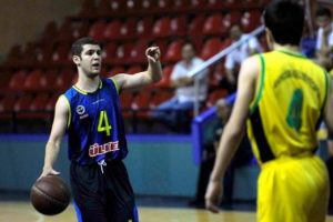 Fenerbah&ccedil;e Akhisar'a fark attı