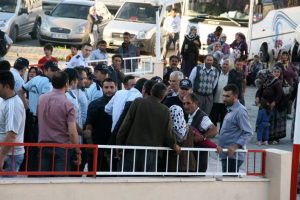2 k&ouml;y birbirine girdi: 2 &ouml;l&uuml;, 9 yaralı