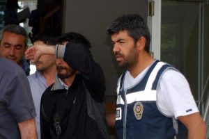 Uyuşturucu tacirlerine g&ouml;z a&ccedil;tırılmıyor