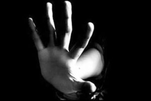 15 yaşındaki kızla ilişkiye 10 tutuklama