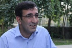 Bakan ter&ouml;r deyince BDP'liler salonu terk etti