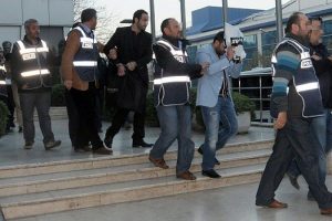 D&ouml;rt ildeki eş zamanlı zamanlı uyuşturucu operasyonu