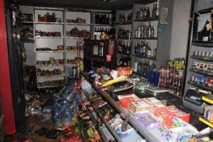 Alkol d&uuml;zenlemesine kızdı, d&uuml;kkanını yaktı