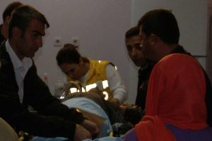 Minib&uuml;s u&ccedil;uruma yuvarlandı: 7 yaralı