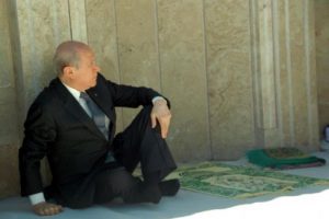 Bah&ccedil;eli &Uuml;lk&uuml;c&uuml; Şehitler Anıtı'nda namaz kıldı