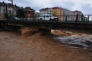 Dere yataklarına ev yapana ceza geliyor