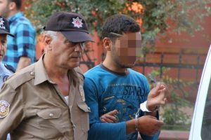 Eski pideciyi soyan gen&ccedil;ler tutuklandı