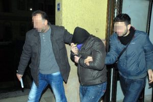 Silah ka&ccedil;ak&ccedil;ılığı davasında 2 tahliye