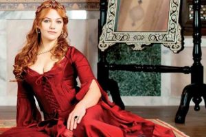 Meryem Uzerli'ye y&ouml;netmen asistanından tepki