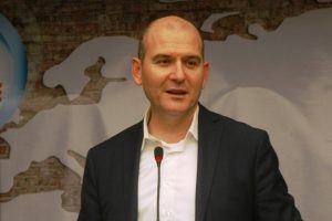 ''Etrafımızdaki &uuml;lkelere model olmalıyız''