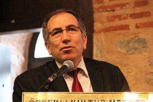 T&uuml;rk Tarih Kurumu Başkanı H&uuml;lag&uuml;'y&uuml; &ccedil;ileden &ccedil;ıkaran kanun