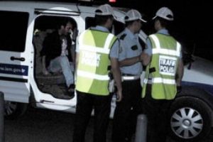 Sarhoş olan &uuml;nl&uuml; oyuncu g&ouml;zaltında
