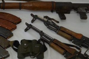 Okul &ccedil;antasından &ccedil;ıkanlar polisi bile şaşırttı