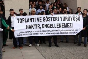 &Ccedil;ağlayan Adliyesi'nde yasak delindi