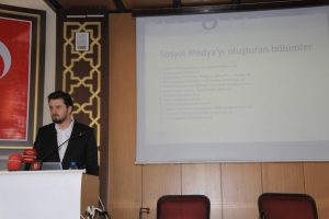 "Obama se&ccedil;imleri sosyal medyayla kazandı"