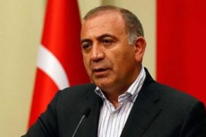 G&uuml;rsel Tekin'e siyaseti bıraktıracak bilgi