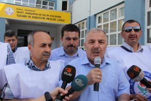 L&uuml;ks mezuniyet balolarına eğitimcilerden itiraz