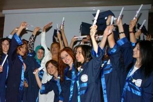 Hemşire adaylarının mezuniyet coşkusu