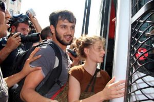 Taksim'deki olaylarda turistler g&ouml;zaltına alındı