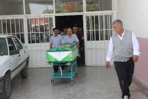 Baba olduğu g&uuml;n girdiği denizde boğuldu