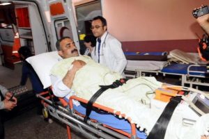 Tanrıkulu, y&uuml;r&uuml;yerek geldi ambulansla gitti