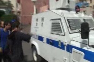 Taksim İlkyardım Hastanesi'nde yaralı polislere tepki