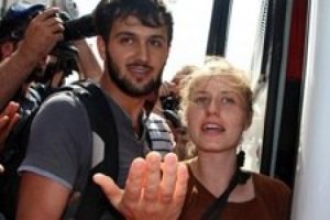 Taksim'de turistler de g&ouml;zaltına alındı