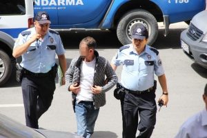 Bı&ccedil;aklı saldırgan adliyeye sevk edildi