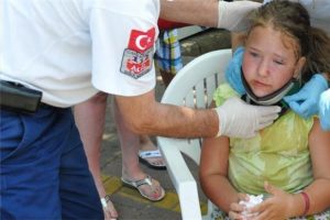 Trafik magandası minik turisti ezdi!