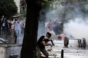 Taksim savaş alanına d&ouml;nd&uuml;