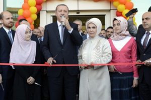 Erdoğan'dan kız &ouml;ğrenci yurdu a&ccedil;ılışı