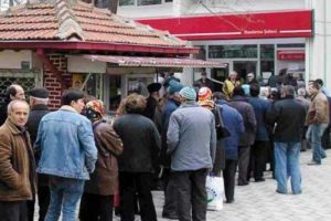 Emeklilik i&ccedil;in yaş bekleyen 5 milyon kişiye m&uuml;jde