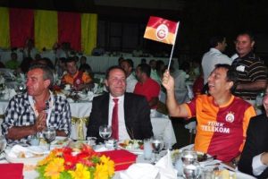 "Kongre şampiyonluğu g&ouml;lgeledi"