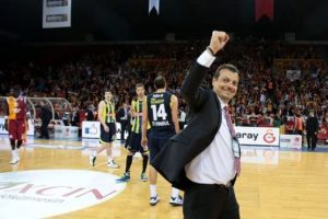 Ergin Ataman yine ilklerin peşinde