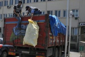 Ka&ccedil;an sigaraları bakın nereye saklamışlar!