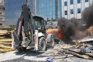 Taksim'de inşaat alanında yangın