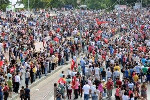 Antalya Taksim i&ccedil;in toplandı