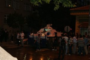 Elazığ'daki g&ouml;sterilere polis m&uuml;dahale etti