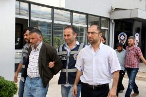 20 yıl &ouml;nceki cinayeti aydınlatan fotoğraf